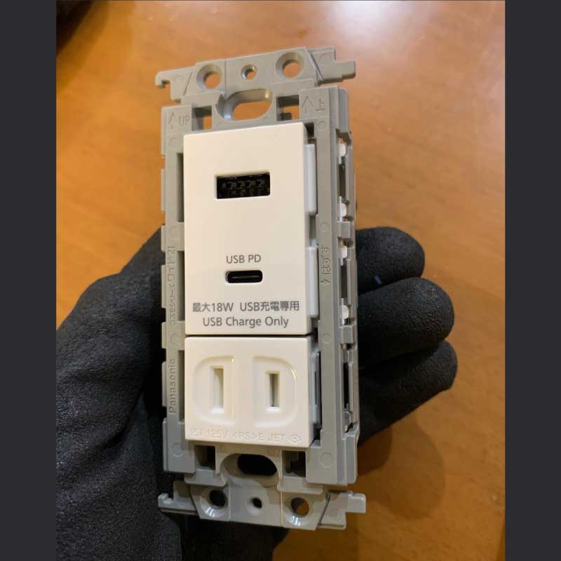 USBコンセント工事05　2021.12.30